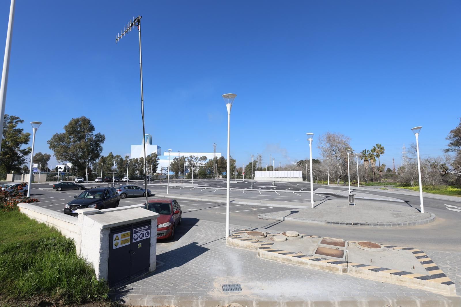 Nuevas plazas de aparcamiento en las inmediaciones del Monumento a Colón.