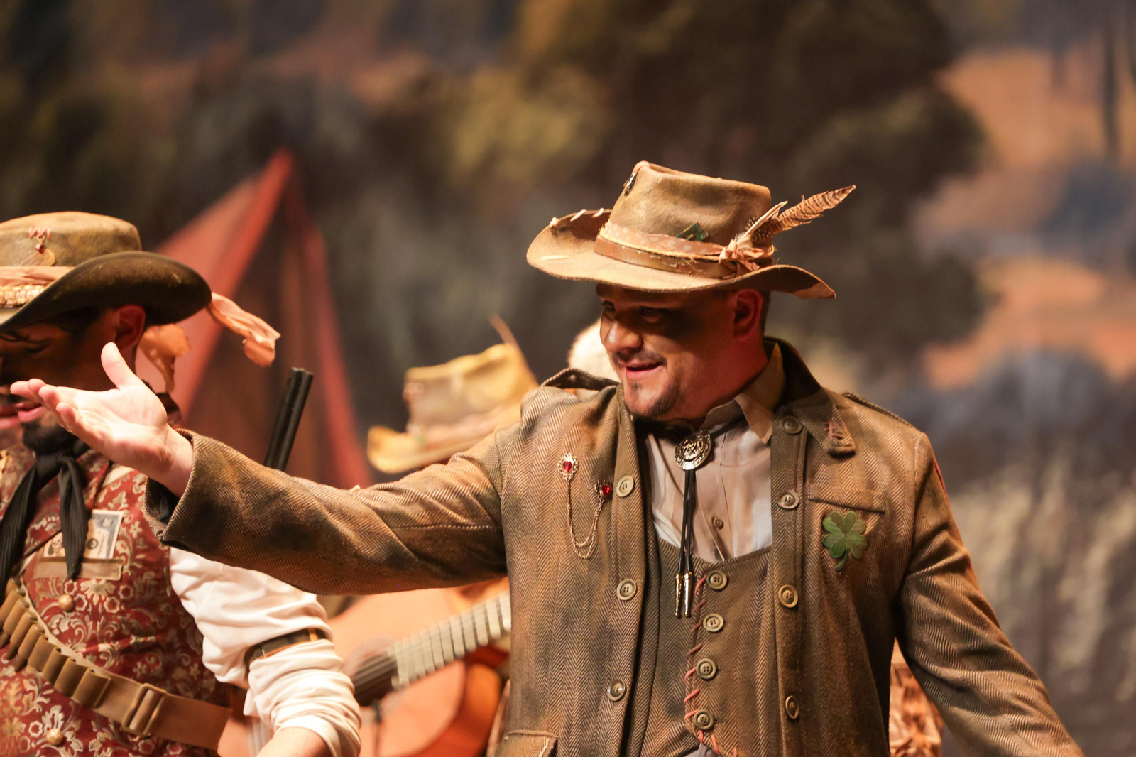 Imágenes de la actuación de la comparsa de Huelva "Los Renegaos" en el Carnaval Colombino