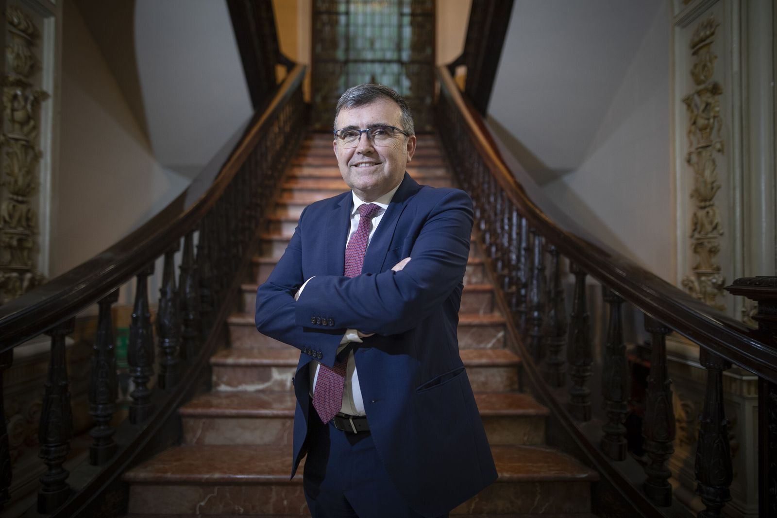 José Antonio Montilla, en las escaleras del Palacio de los Müller