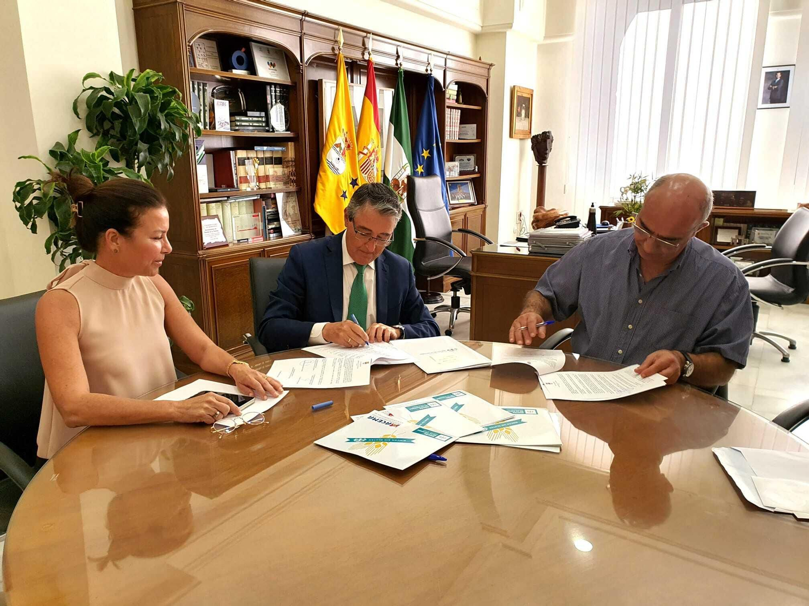 Firma del convenio entre el Ayuntamiento de Rincón con Acema