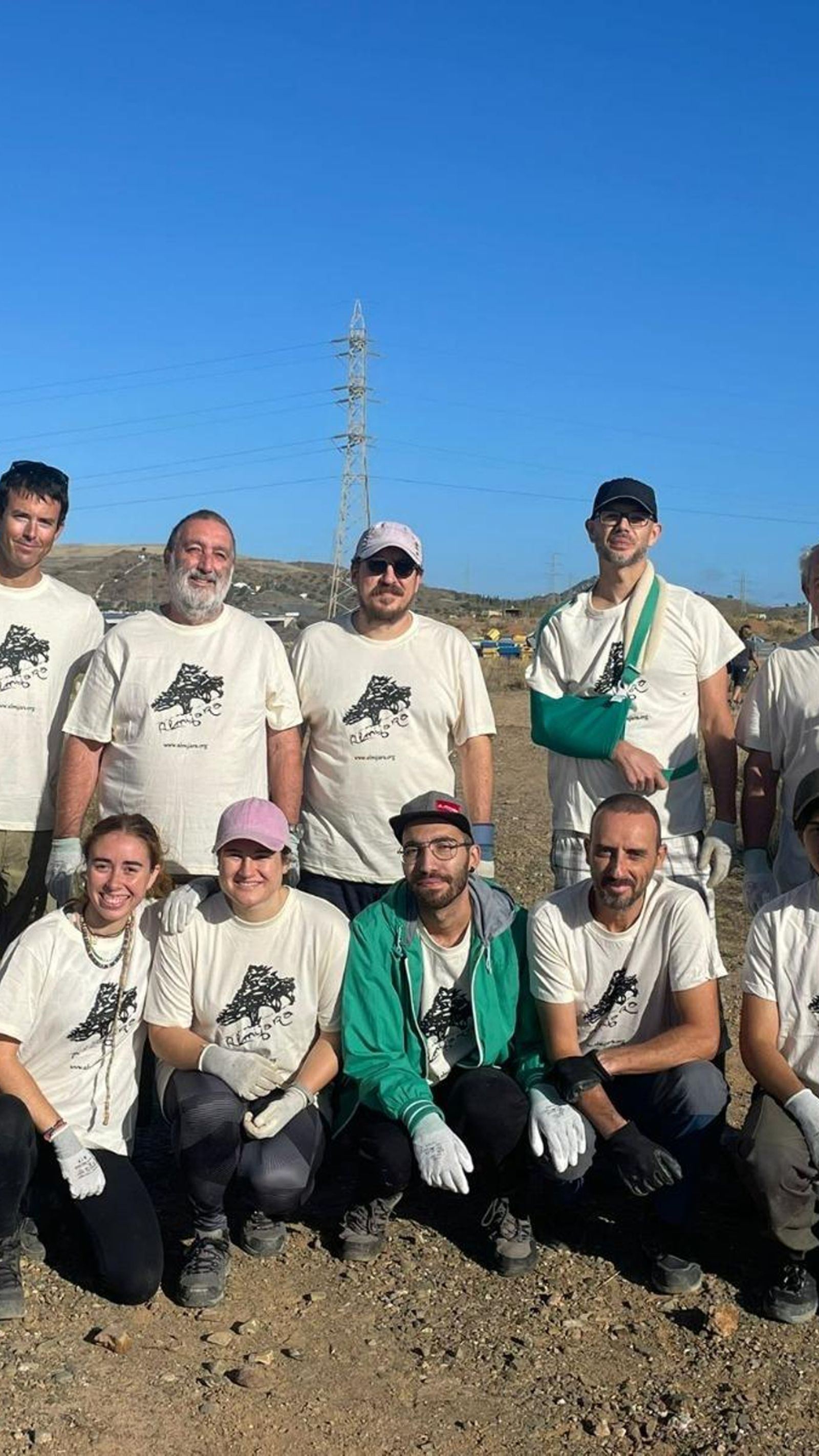 Voluntarios de la Asociación Almijara.