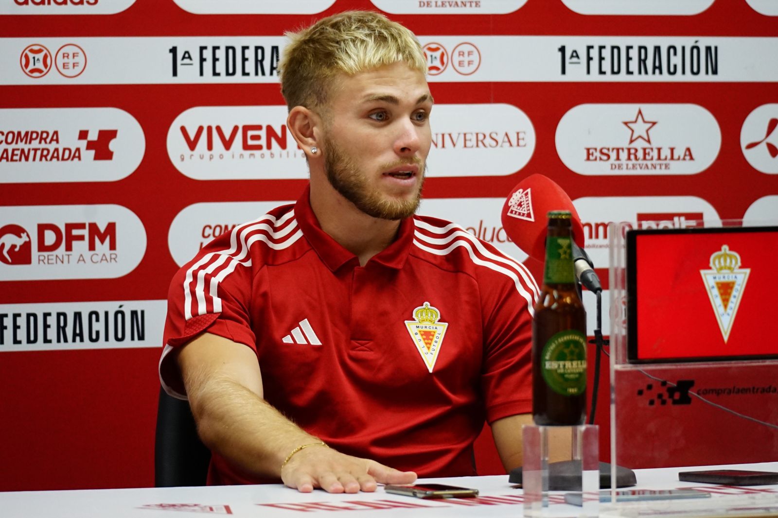 Sergio Santos, en su presentación con el Real Murcia.