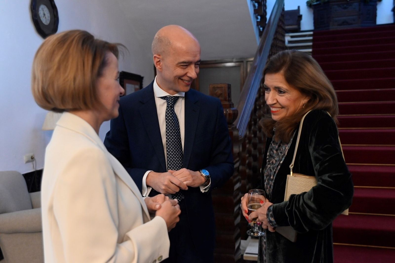 La despedida a la actual gerente del SAS, Valle García, como directora del Hospital Reina Sofía, en imágenes