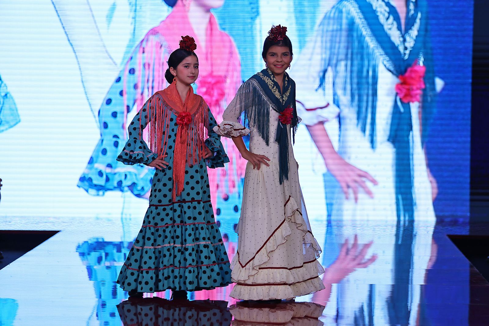 Imágenes de la pasarela Huelva Flamenca 2024