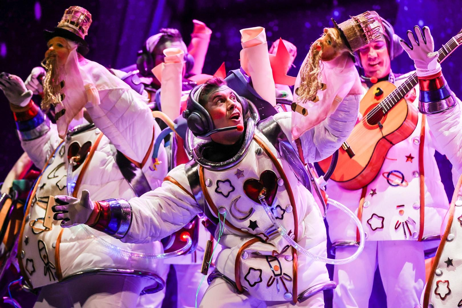 Comparsa 'La tripulación del señor iluso'.