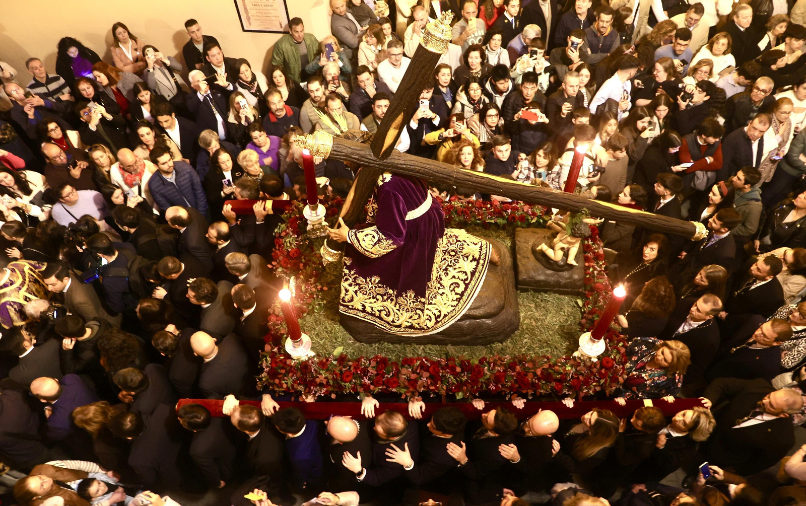 Traslado de las imágenes de la Hermandad de la Esperanza de Triana a su capilla