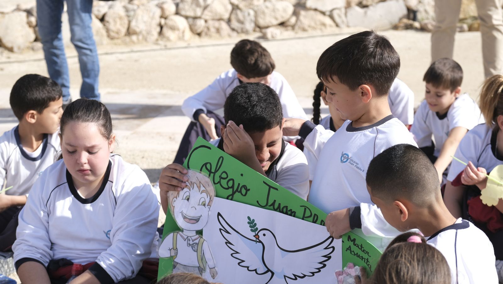Imágenes de 'Versos por la Paz', en el Parque de La Hoya de Almería
