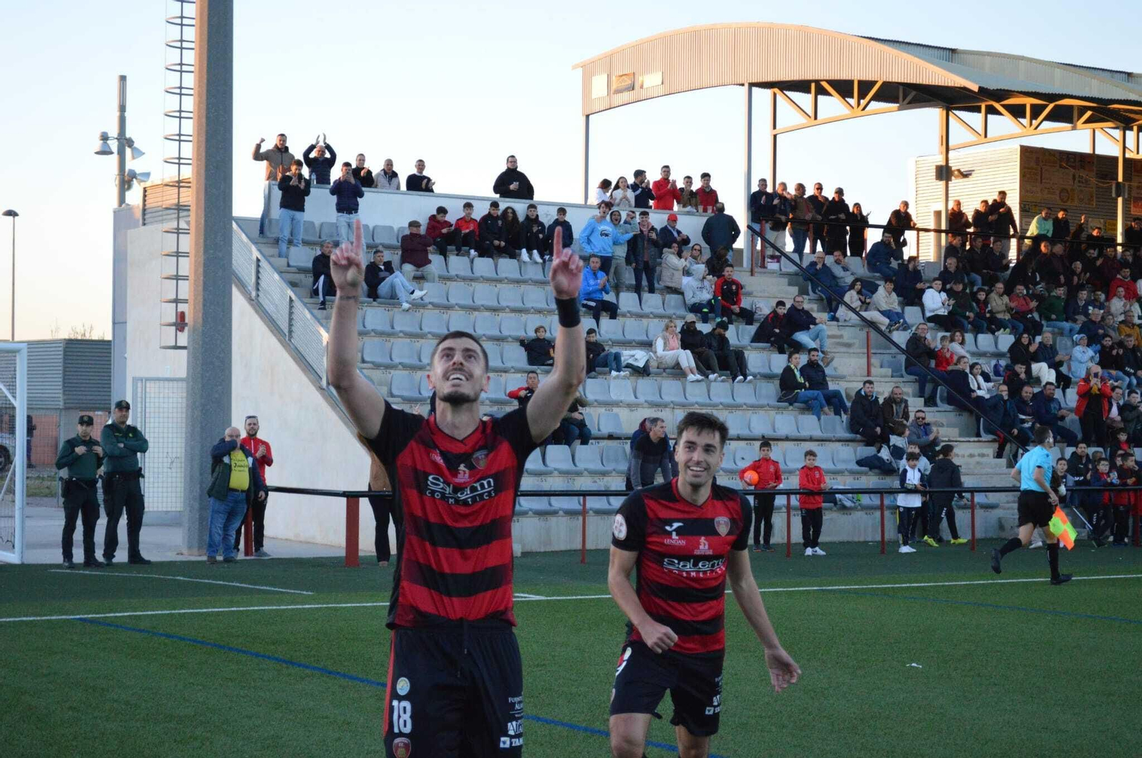 Jairo Morillas celebra uno de sus goles en el Manuel Polinario.