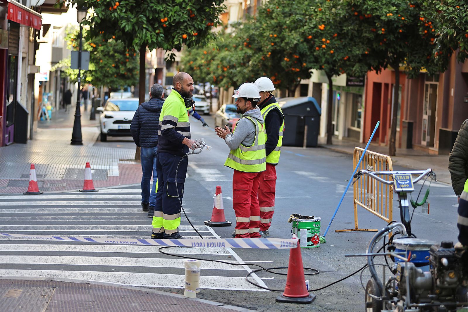 Imágenes de los trabajos realizados en la segunda fase de cambio de sentido de calles de HUelva