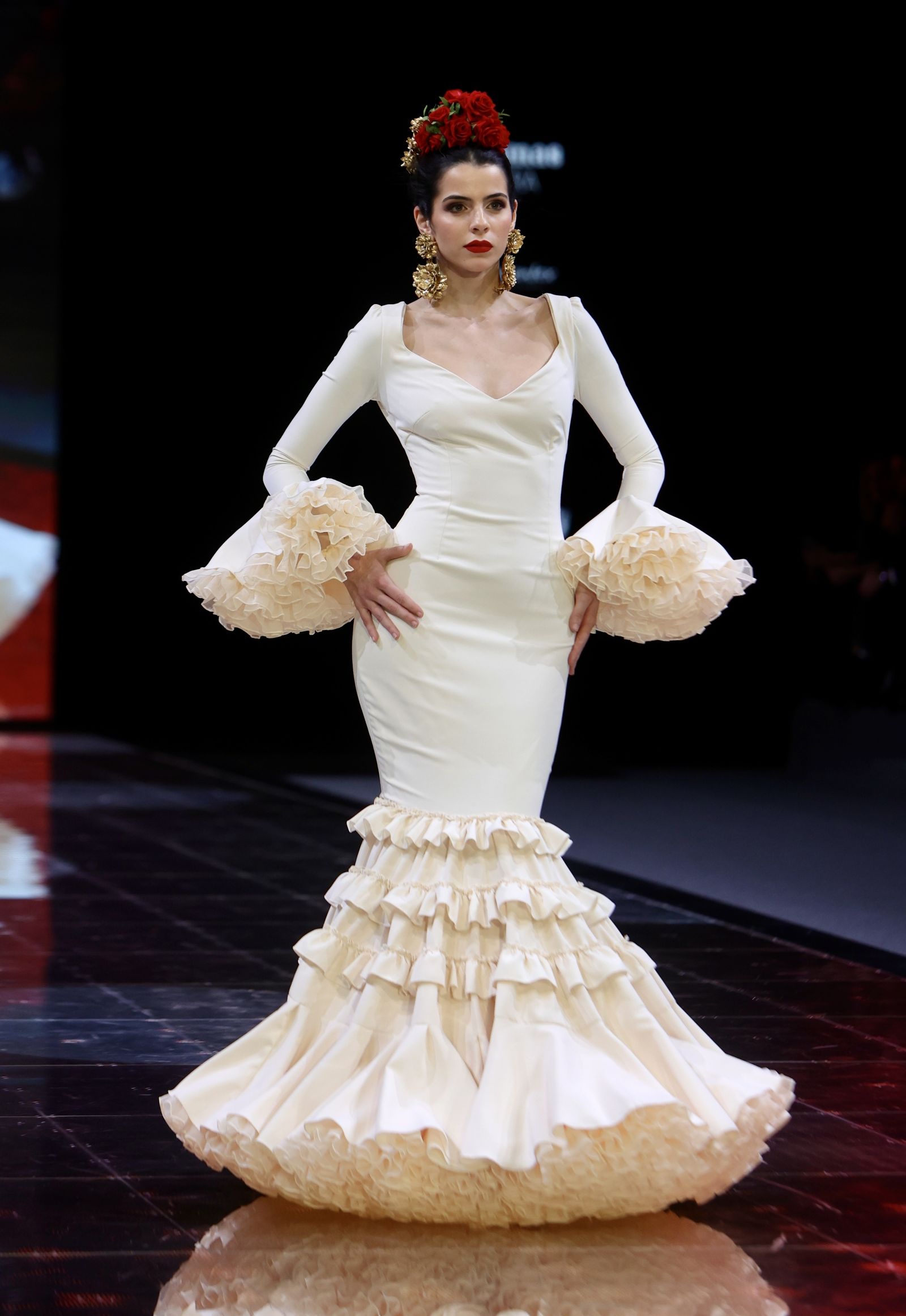 Desfile de Rosa Pedroche en SIMOF, todas las fotos