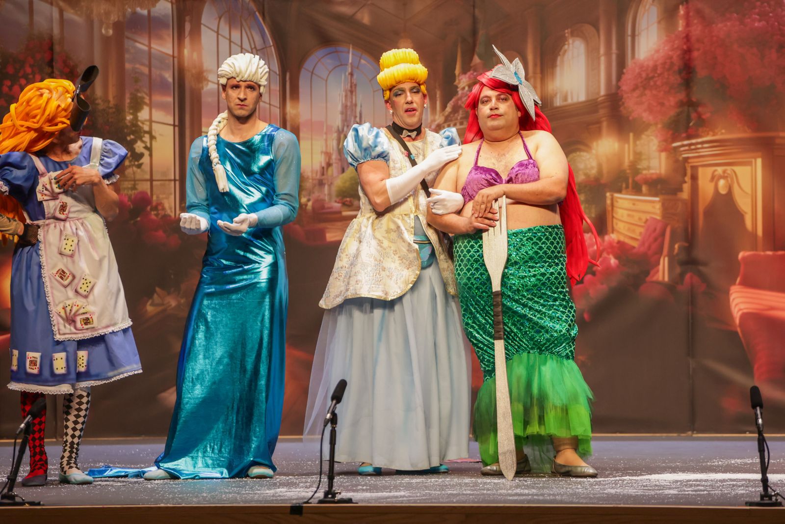 Imágenes de la actuación del cuarteto de Huelva "Un cuarteto desencantado" en el Carnaval Colombino