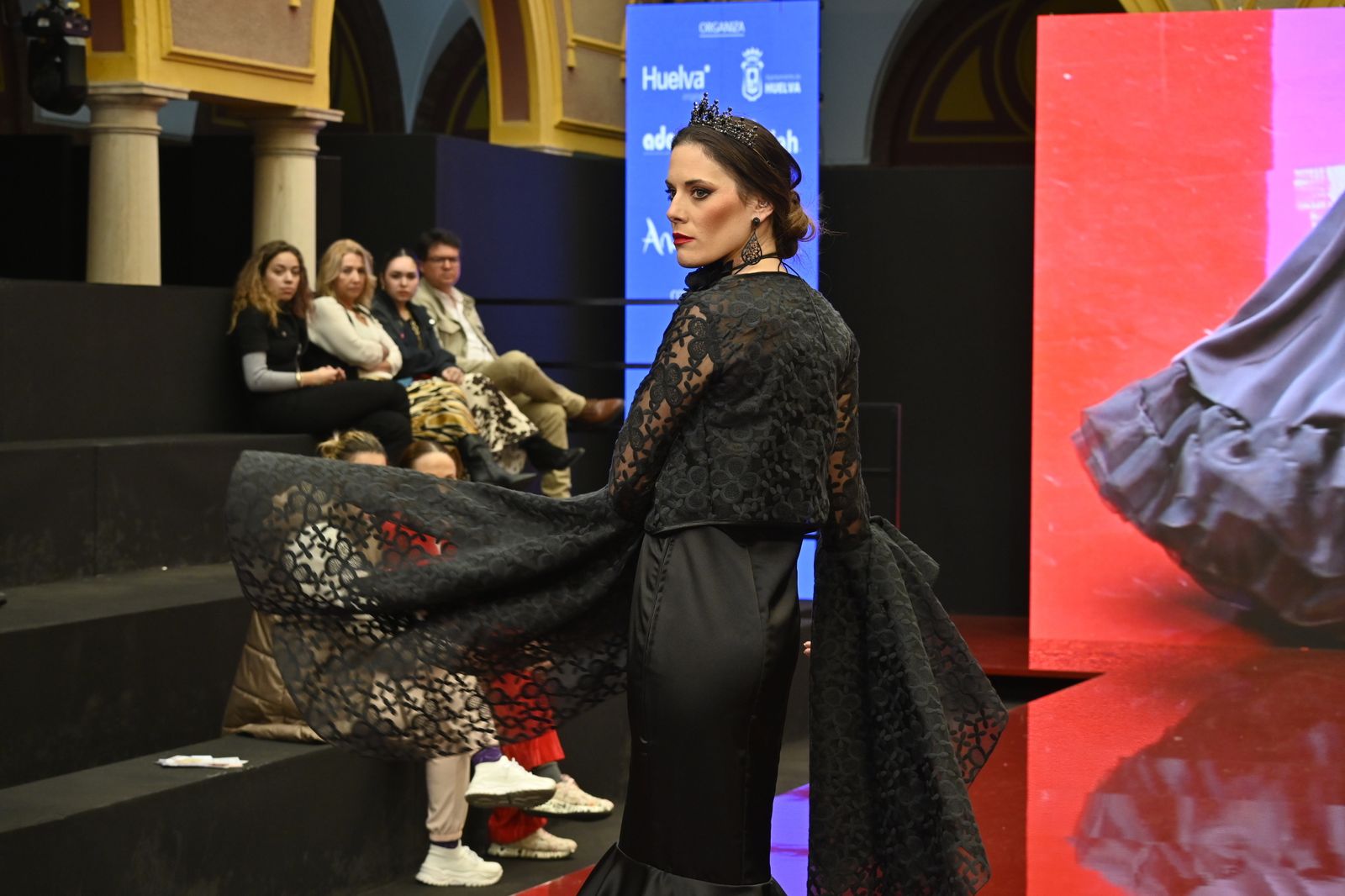 Imágenes del segundo día  de pasarela Huelva Flamenca