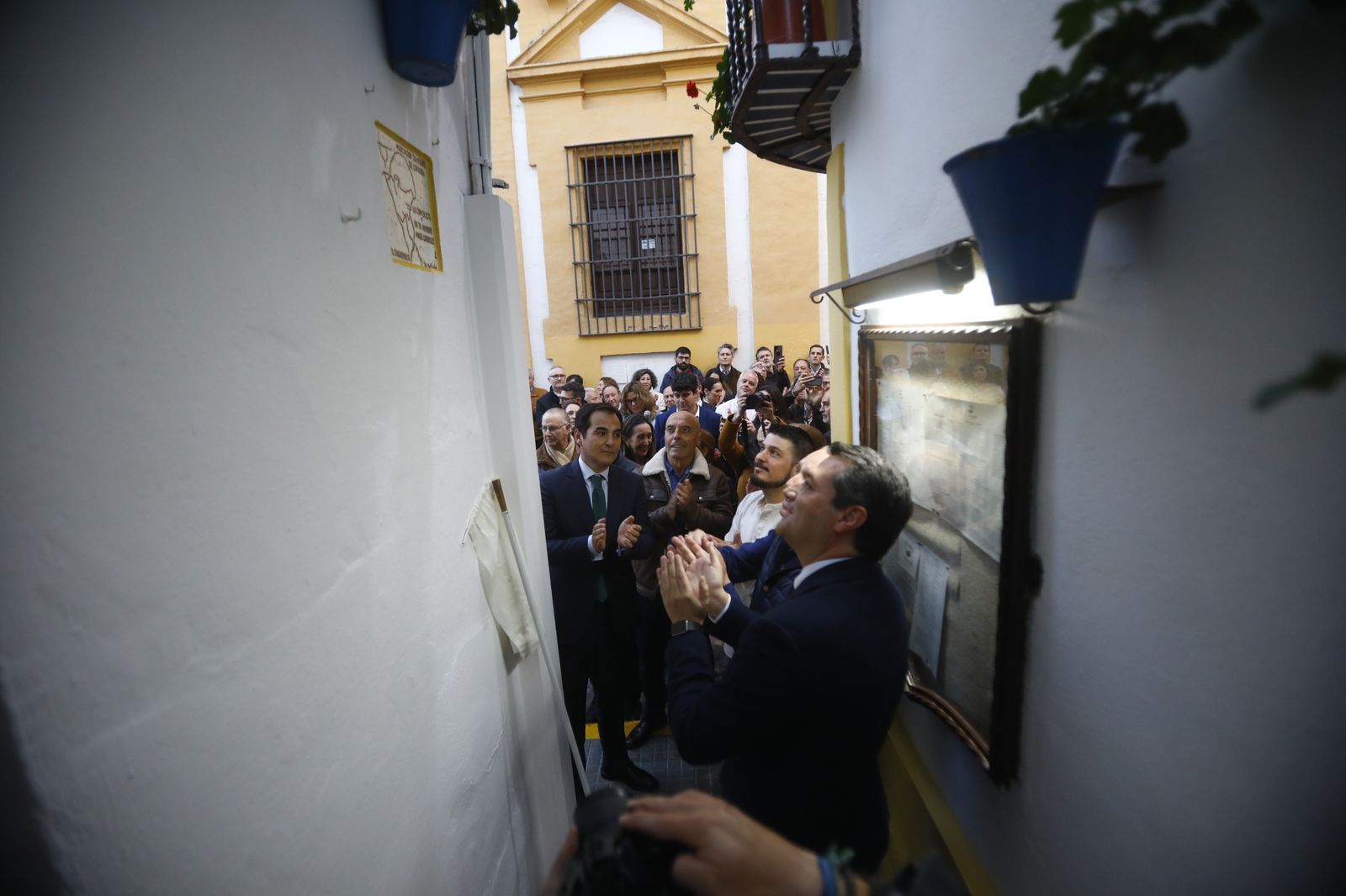 Córdoba se vuelca en el homenajea a Ángel González, el desaparecido sumiller de El Churrasco