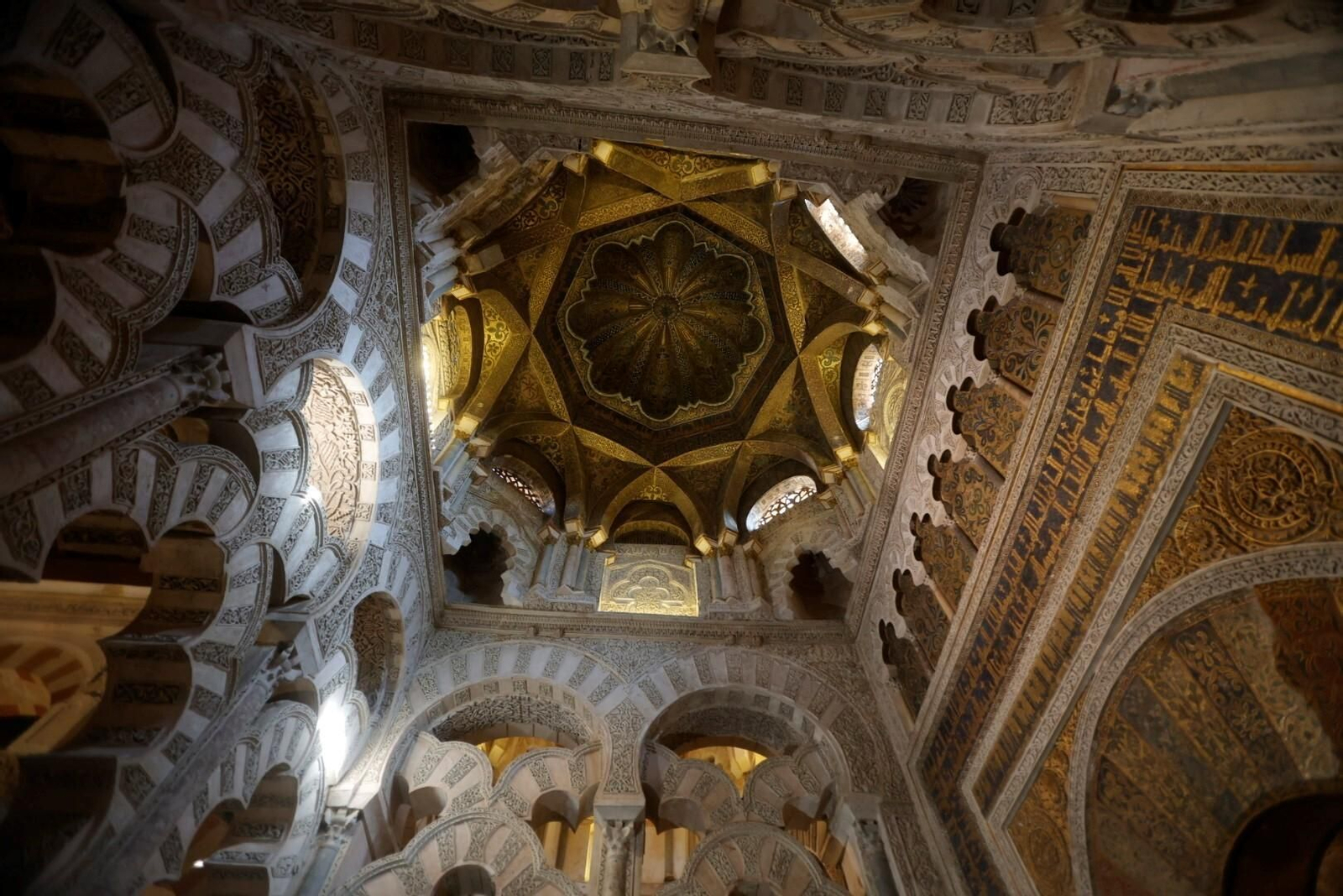 Las fotografías del inicio de las obras de restauración de la Maqsura de la Mezquita-Catedral de Córdoba
