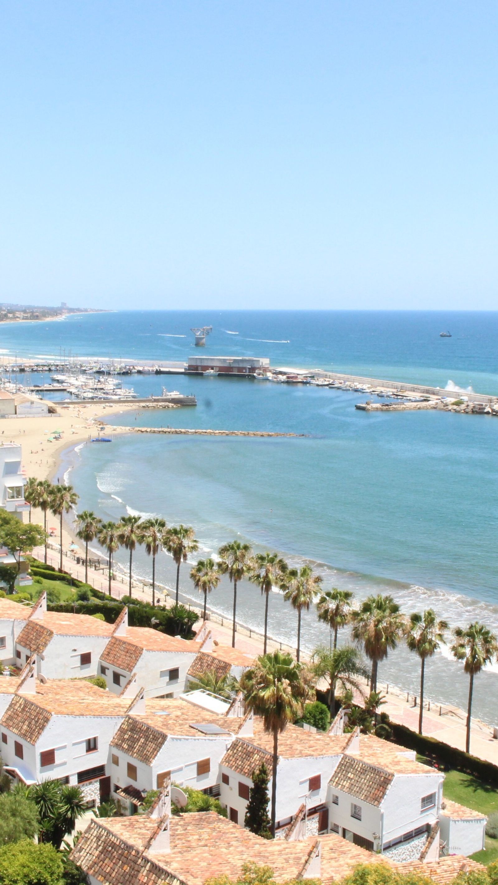 Vista de la playa de La Bajadilla.