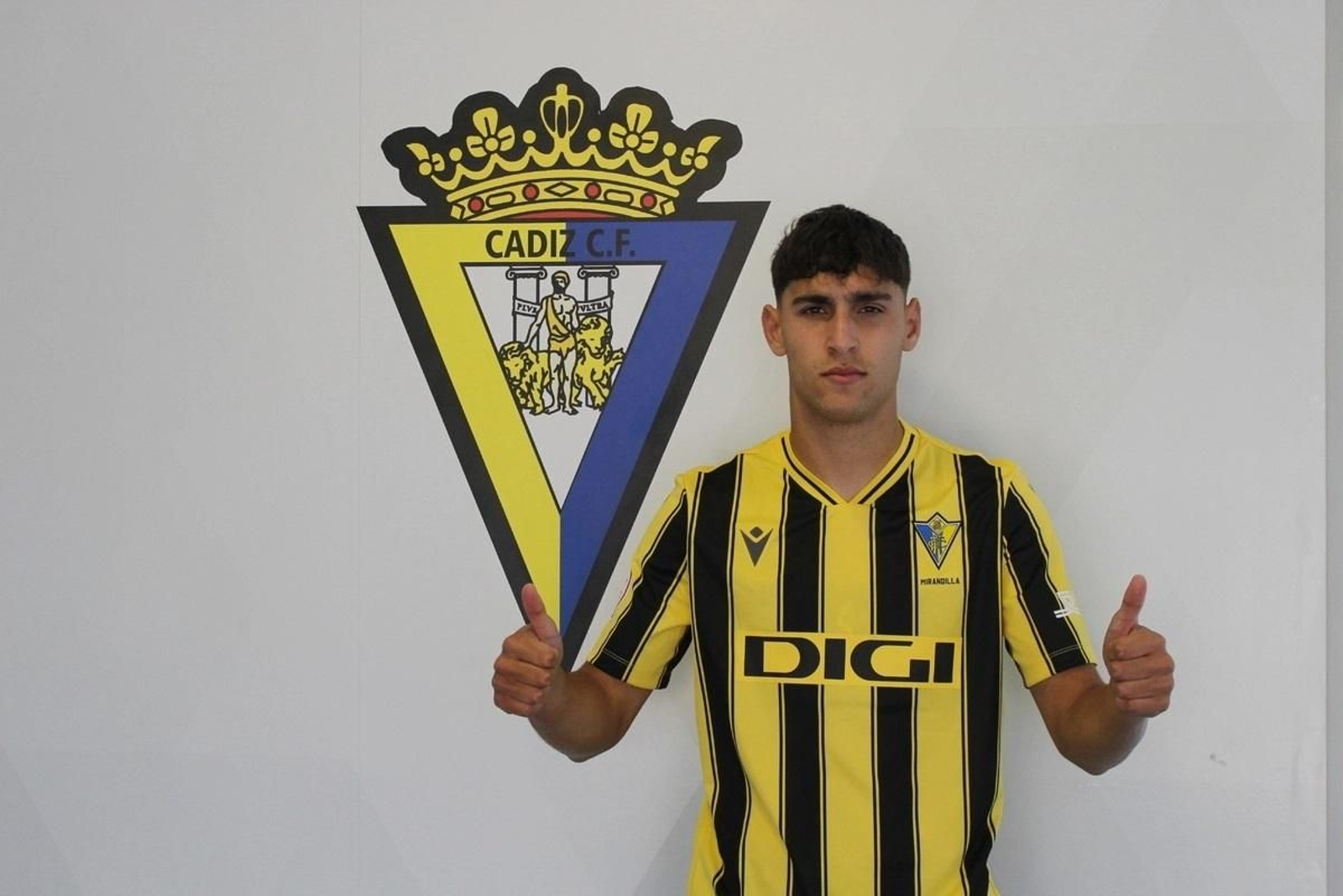 Borja Vázquez, del juvenil A a tener ficha con el filial.
