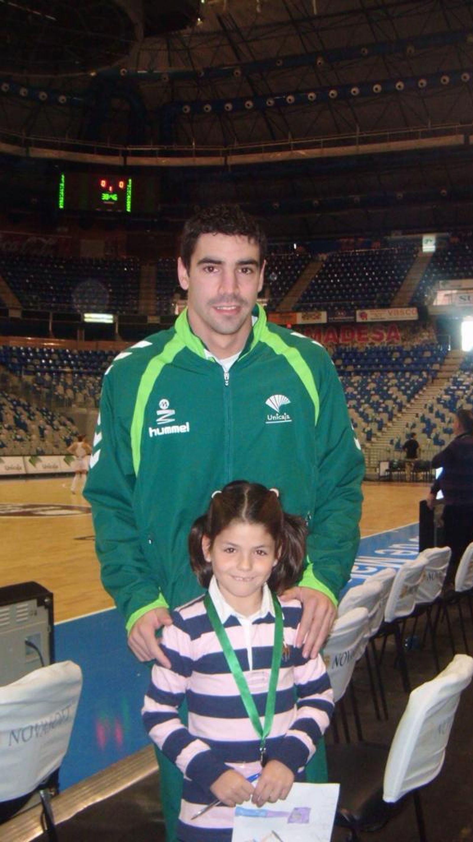 Elena Moreno, junto a Saúl Blanco