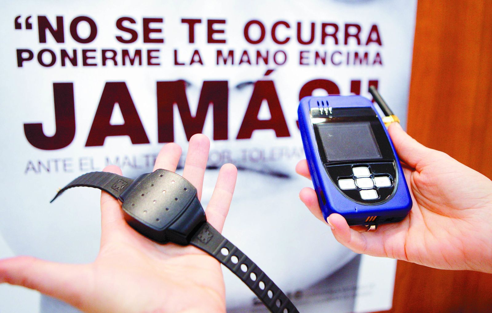 Imagen de archivo de una pulsera de alejamiento