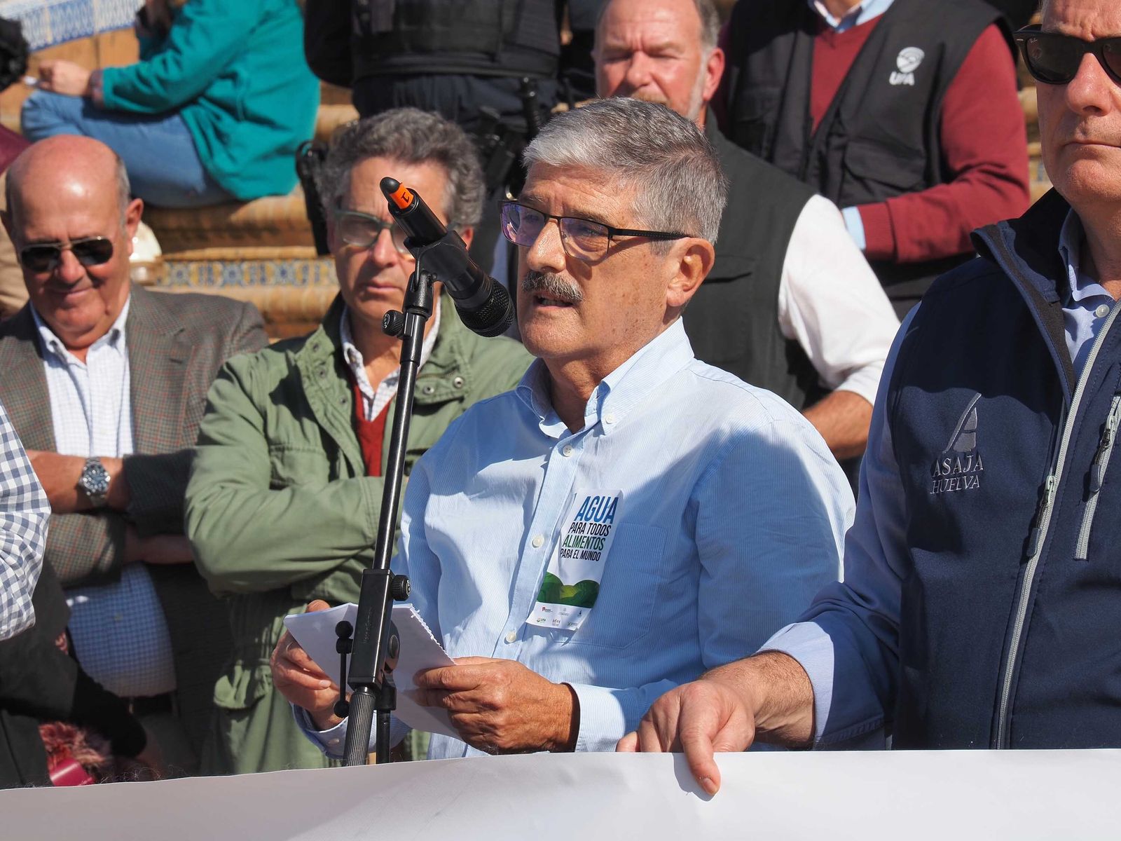 Las mejores imágenes de la manifestación de los agricultores de Huelva en Sevilla