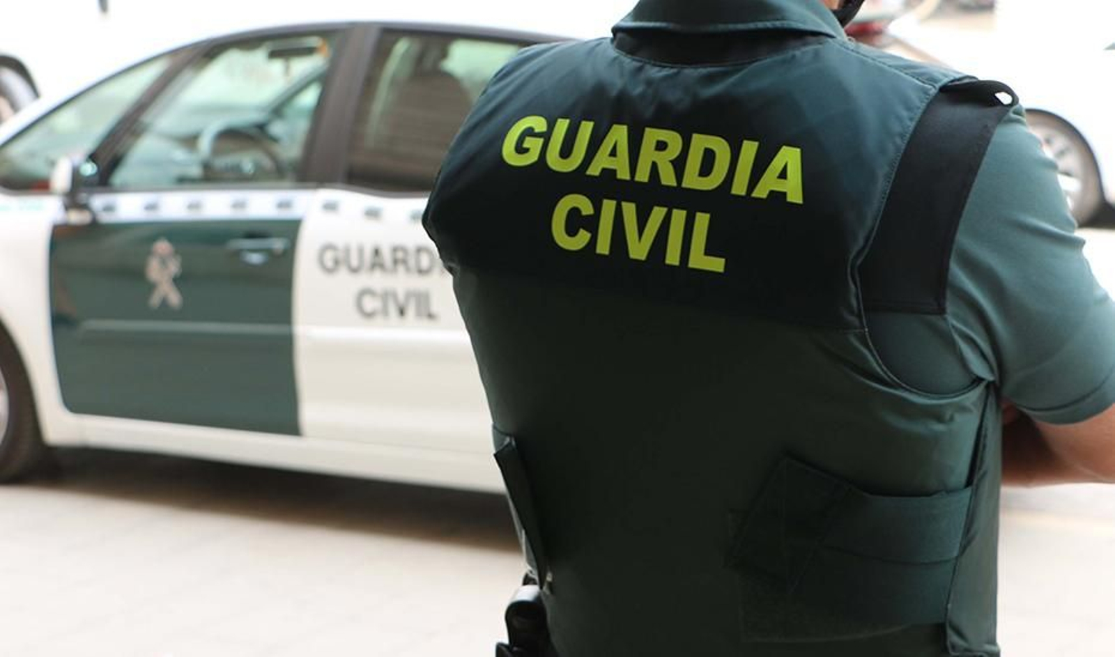 Un agente de la Guardia Civil