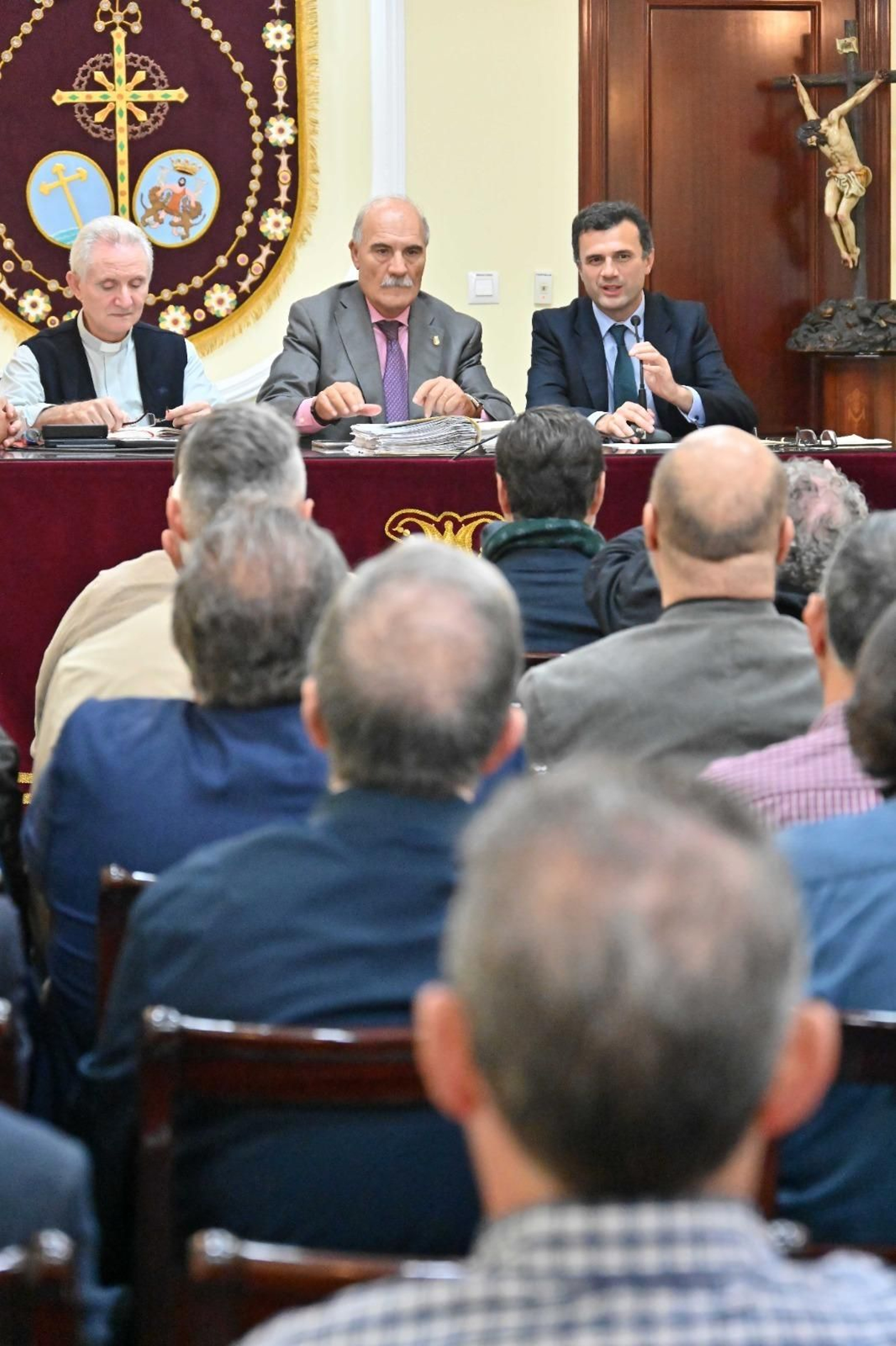 El alcalde de Cádiz, Bruno García, asistió al pleno de hermanos mayores de este miércoles.