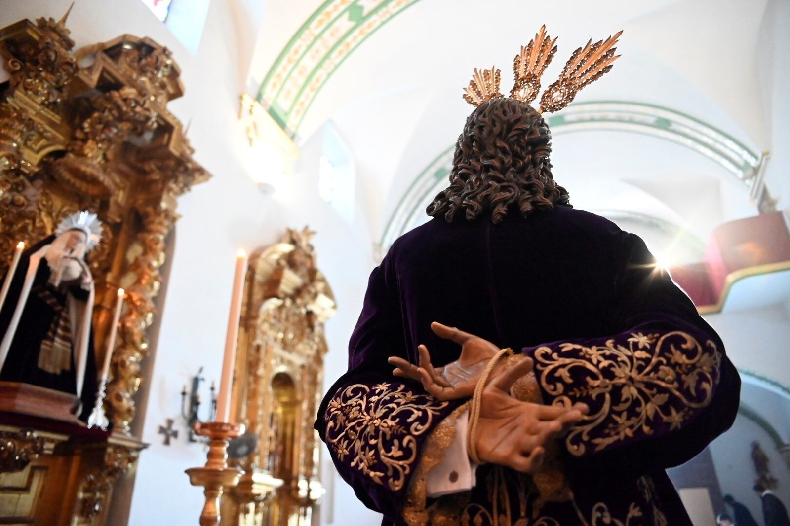 El besamanos del Cristo del Perdón de Córdoba, en imágenes