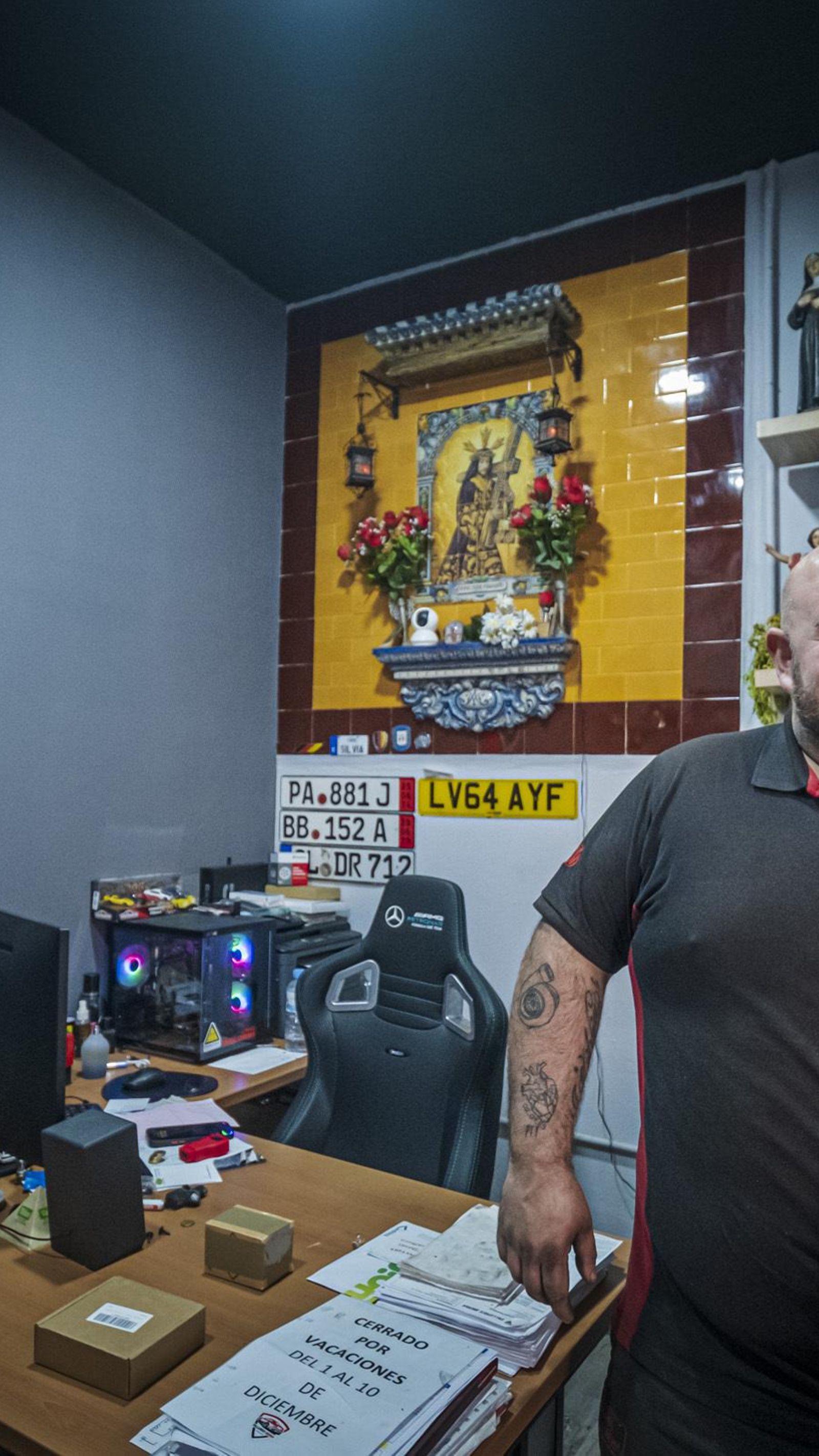 Germán Hermoso, al frente de Talleres Iberia, uno de los comercios más antiguos del barrio