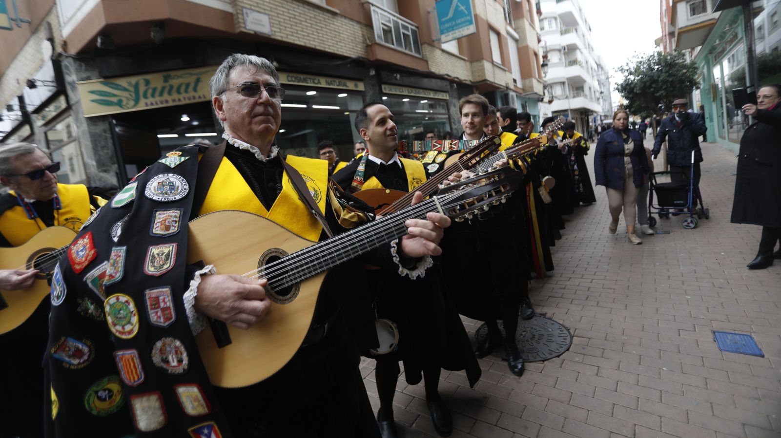 Las fotos del Pasacalles de Tunas en La Línea