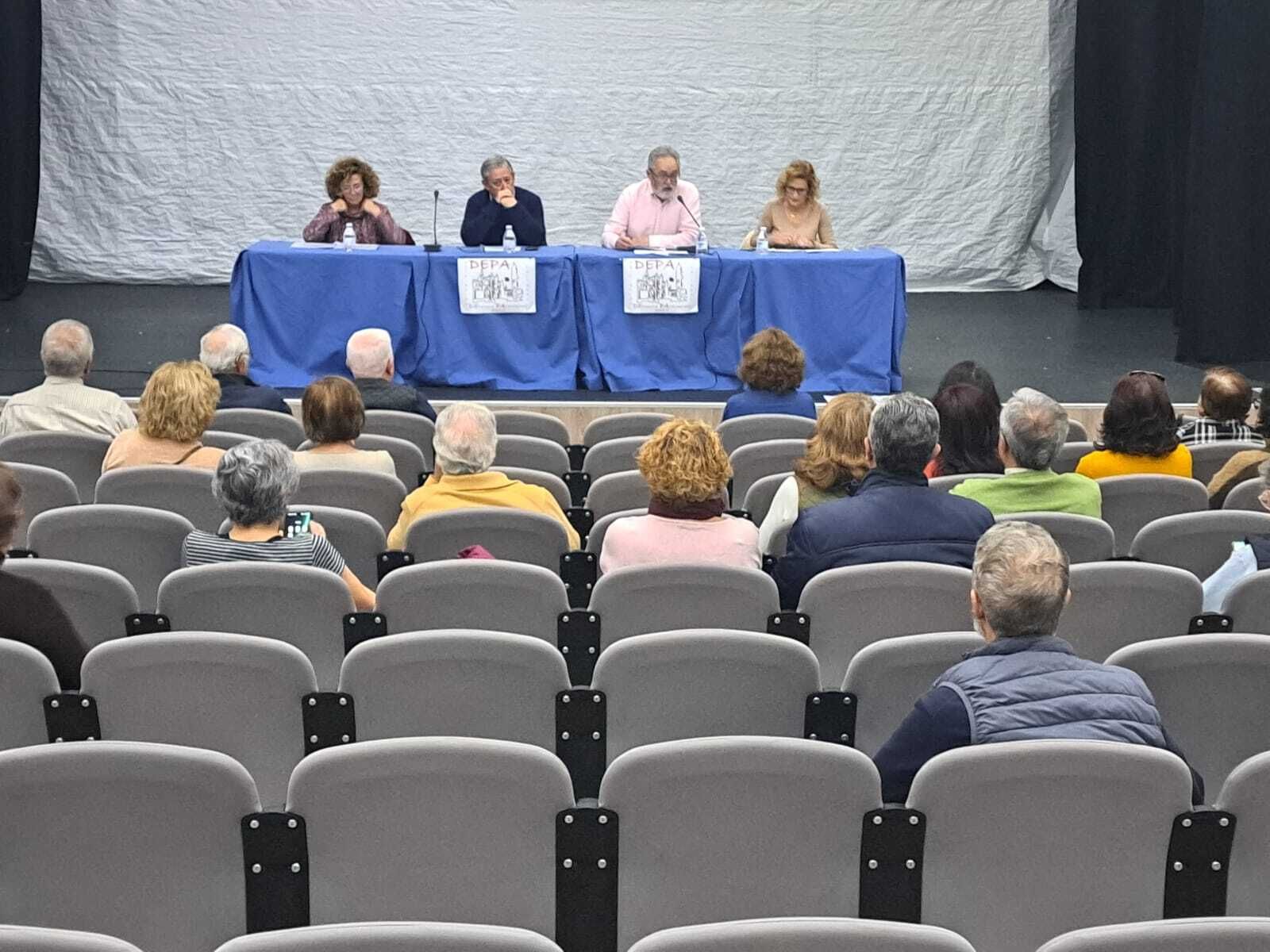 Un momento de la charla de Depa, celebrada este jueves en el Centro Blas Infante.