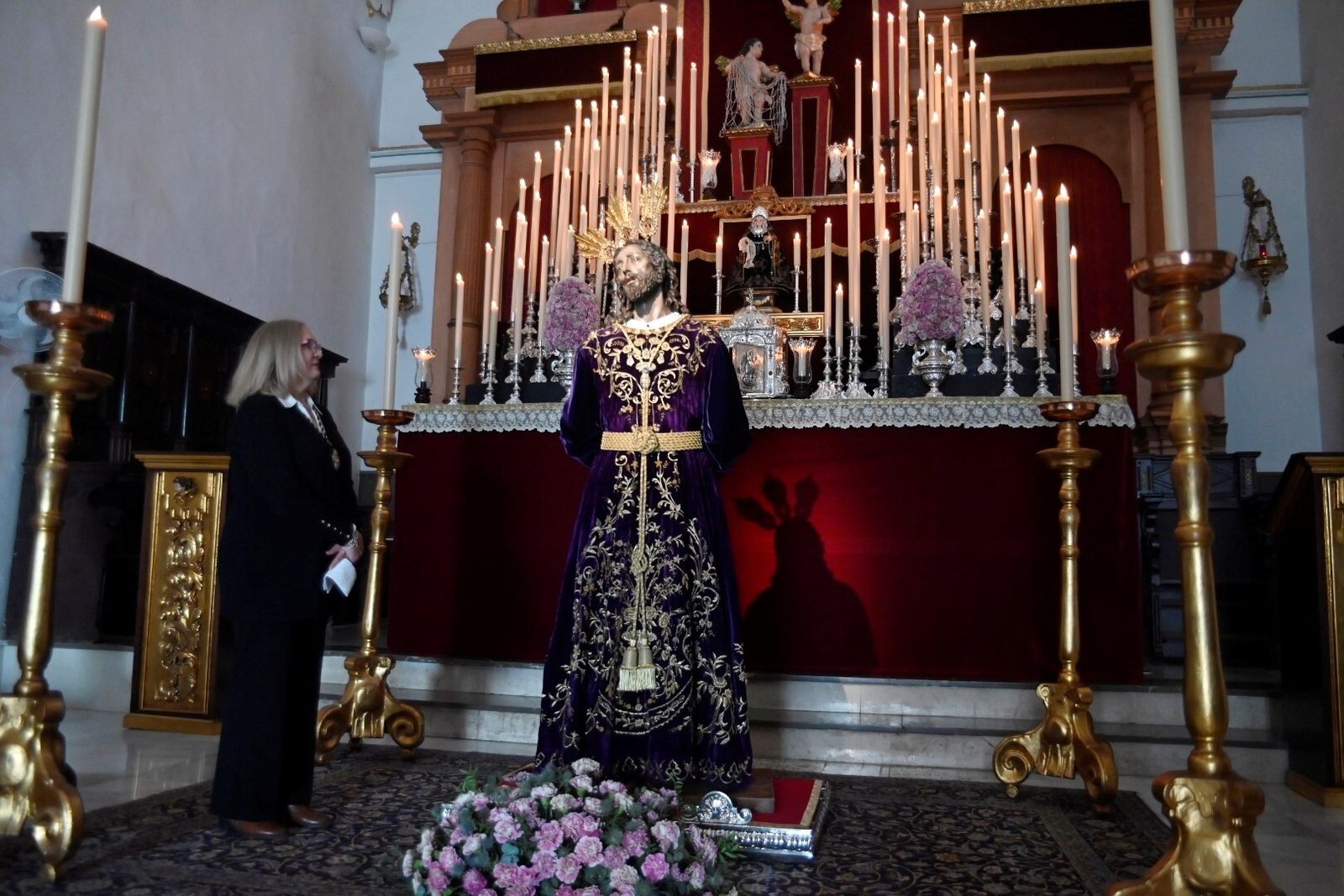El besamanos del Cristo del Perdón de Córdoba, en imágenes