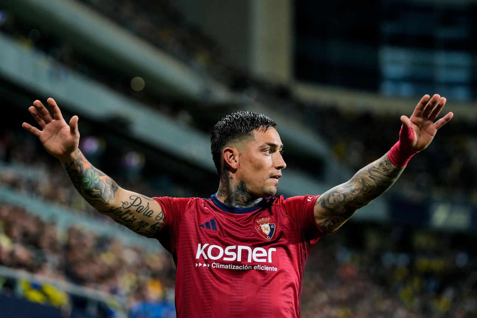 El Chimy Ávila, en un partido con Osasuna.