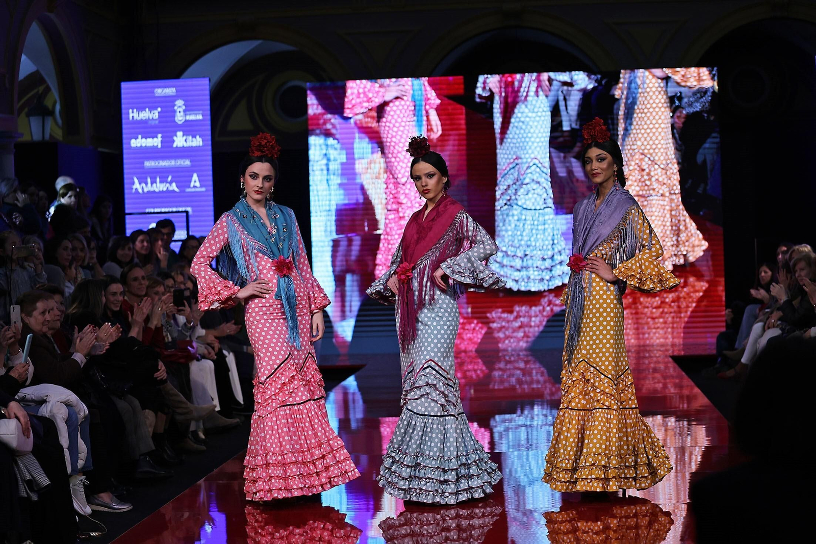 La primera tarde de desfiles en 'Huelva Flamenca 2024'.