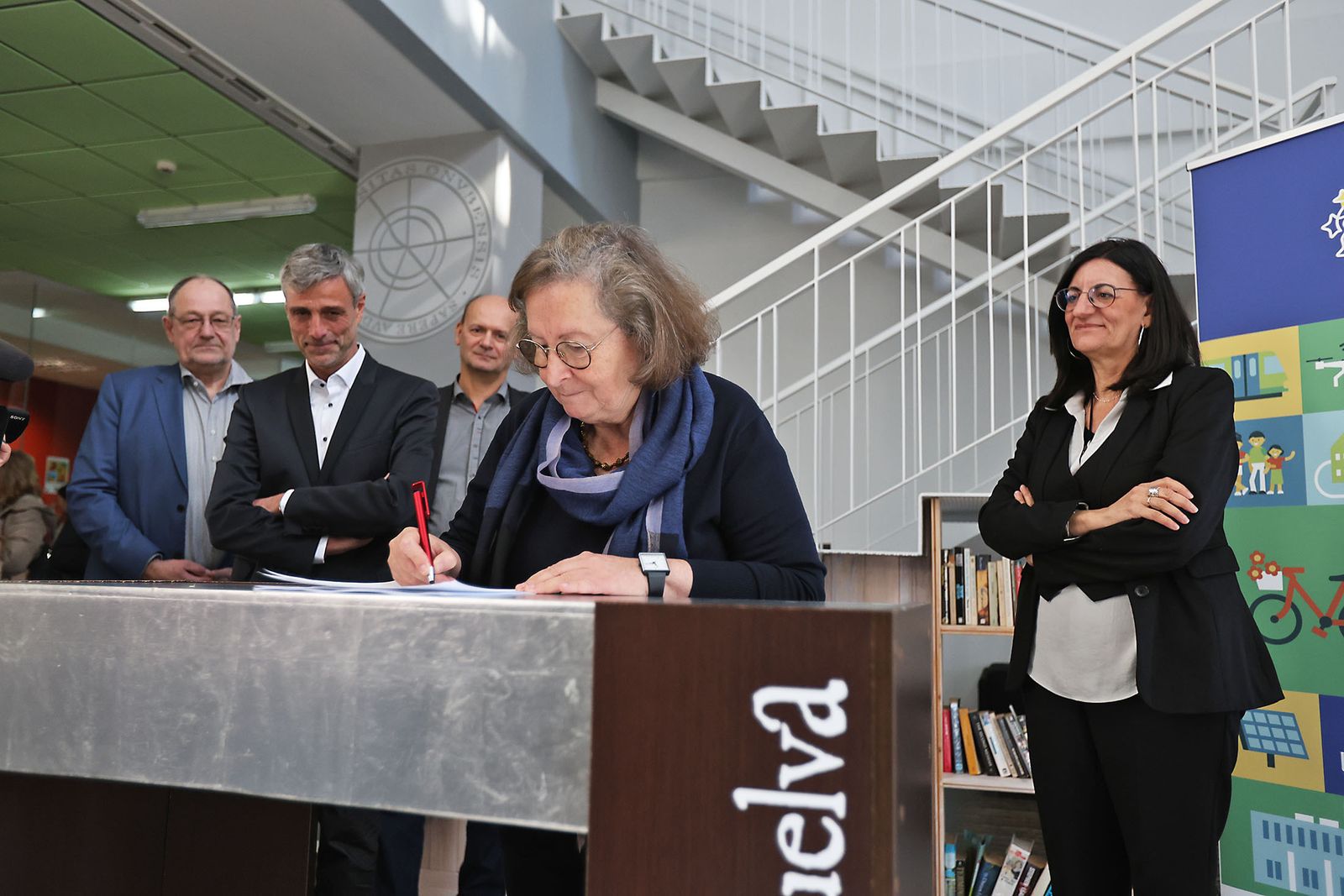 Imágenes de la firma de la Alianza Universitaria Europea PIONEER en Huelva