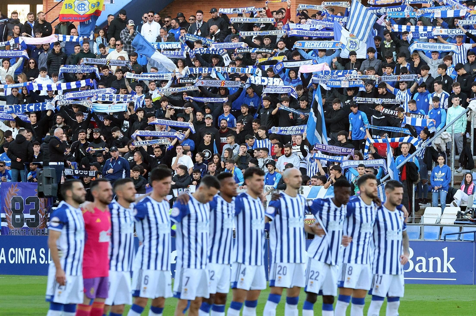 Las mejores fotos del ambiente en el Nuevo Colombino para el Recre - Córdoba CF