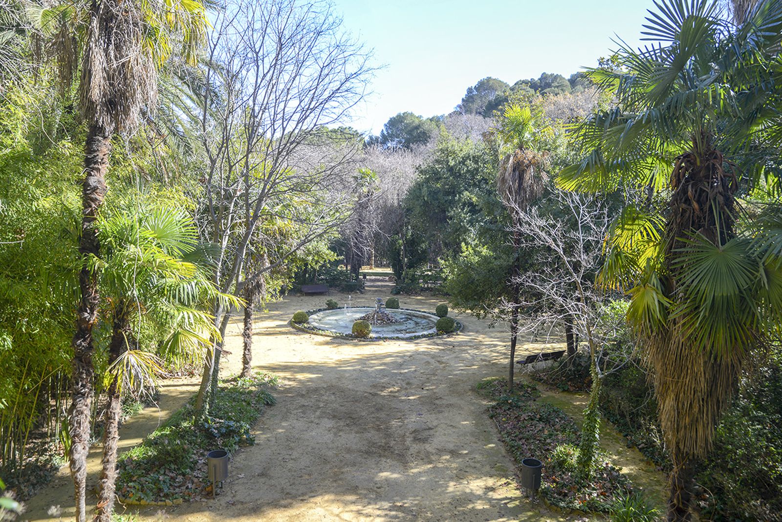 El balneario y los jardines de Jabalcuz no solo tienen un valor histórico y arquitectónico impresionante, sino que también están profundamente entrelazados con la historia de Jaén, desempeñando un papel importante en el urbanismo de la ciudad.