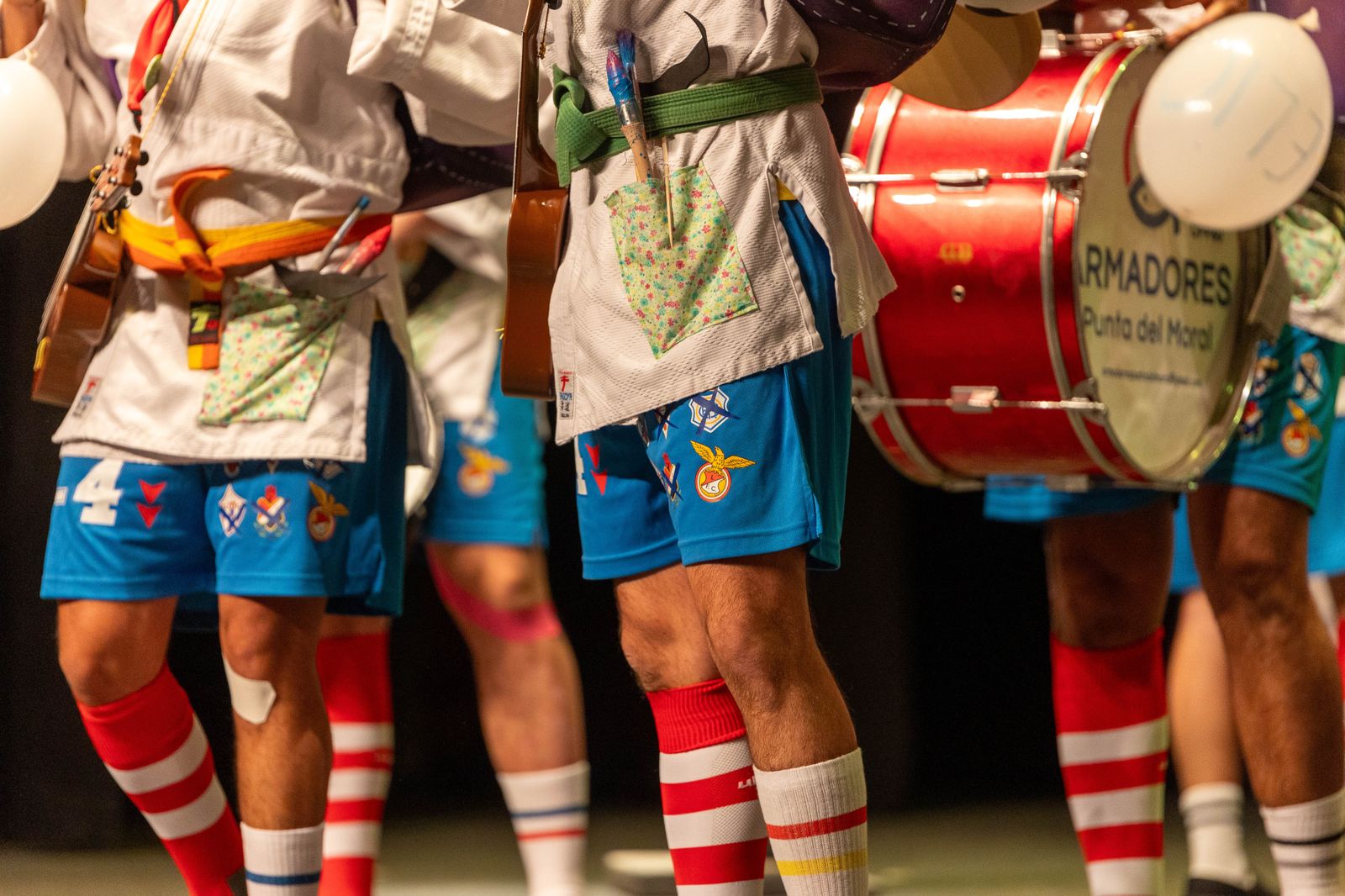 Imágenes de la actuación de la murga de Ayamonte "Ni Messi, ni Picasso, papá harme caso" en el Carnaval Colombino