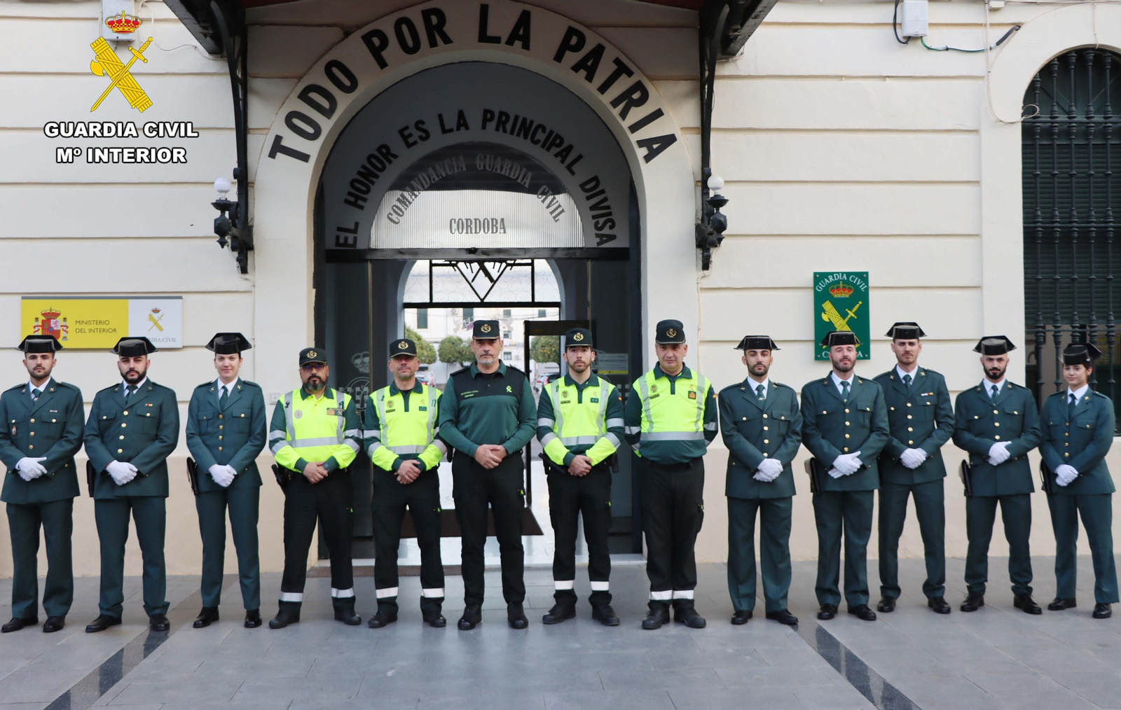 El Subsector de Tráfico de la Guardia Civil de Córdoba recibe a ocho agentes.