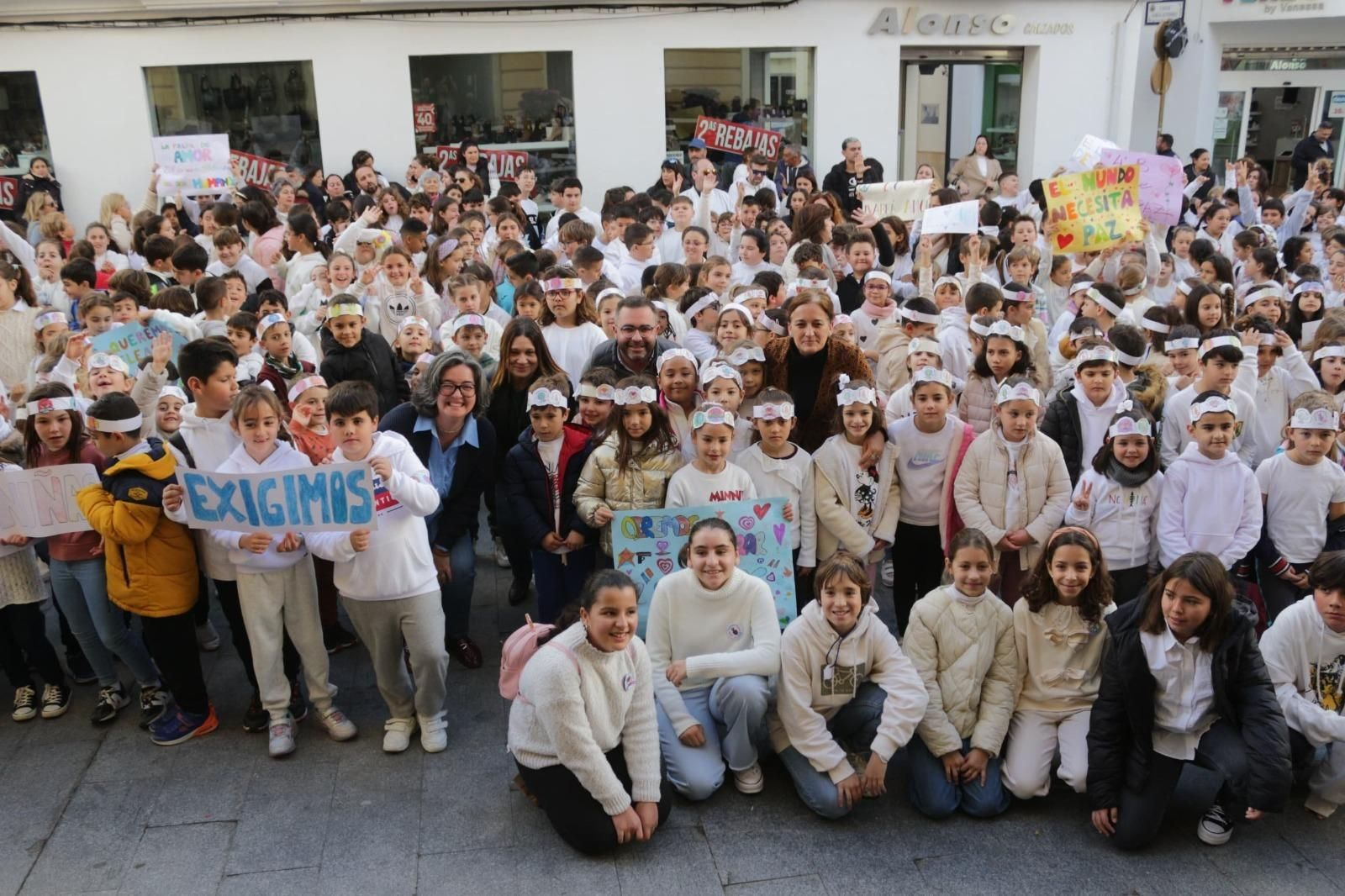 Imágenes de los participantes en este acto.
