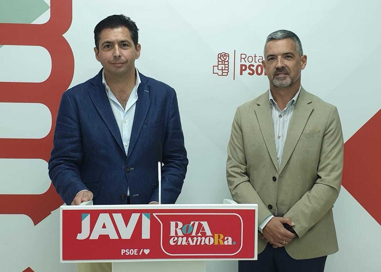 El diputado Rafael Márquez junto al alcalde de Rota, Javier Ruiz Arana.