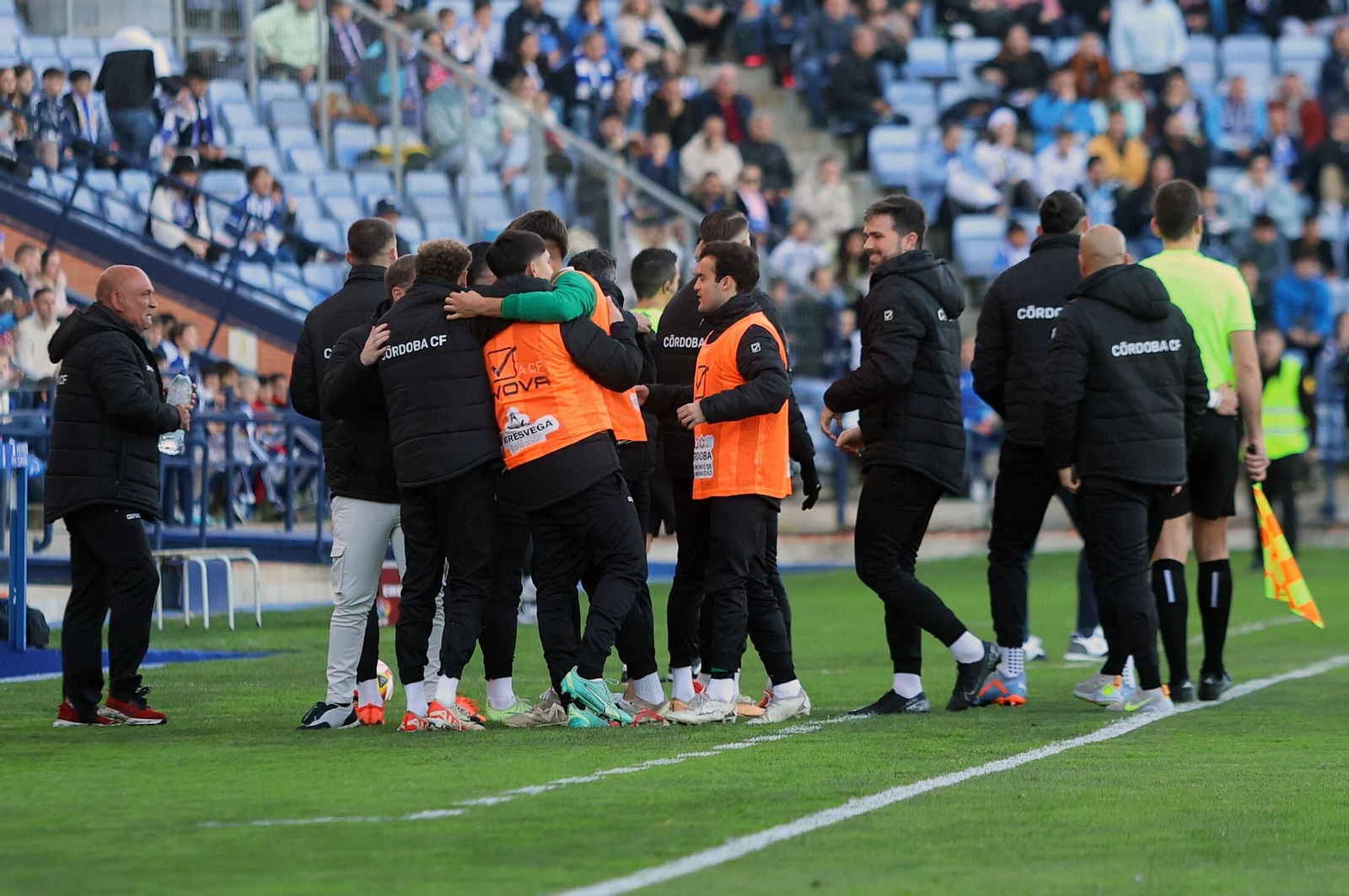 Las mejores fotos del ambiente en el Nuevo Colombino para el Recre - Córdoba CF
