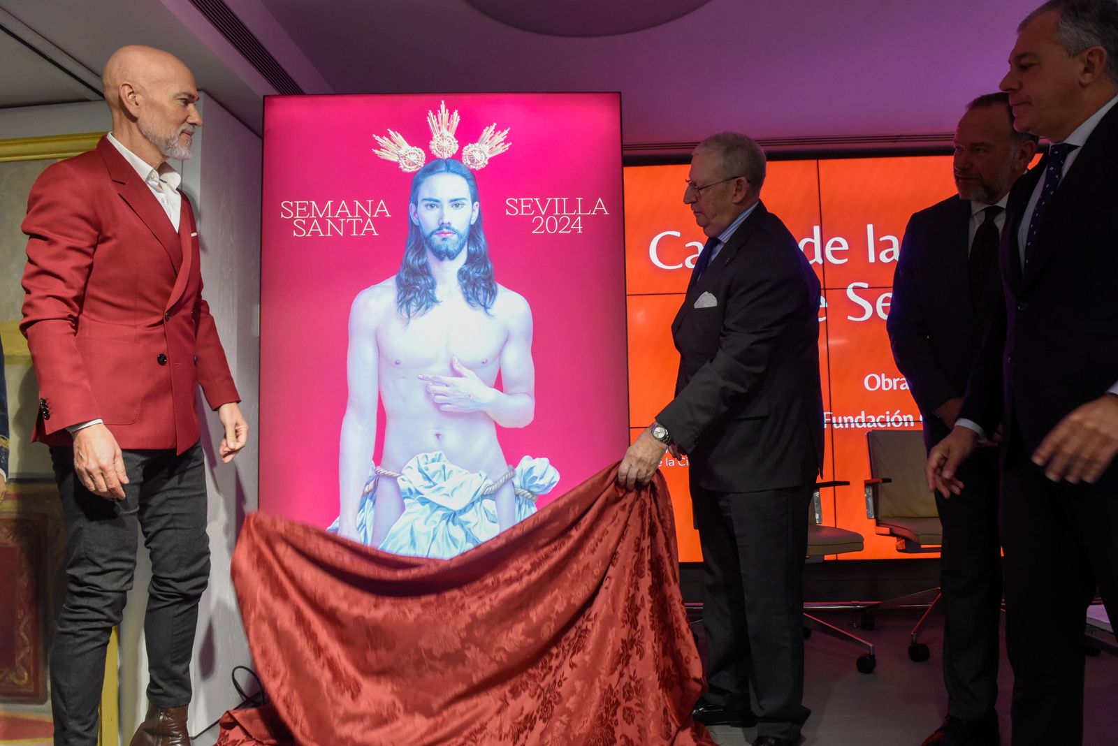 Salustiano García y Paco Vélez, en la presentación del polémico cartel de Semana Santa del Cartel de la Semana Santa de Sevilla 2024