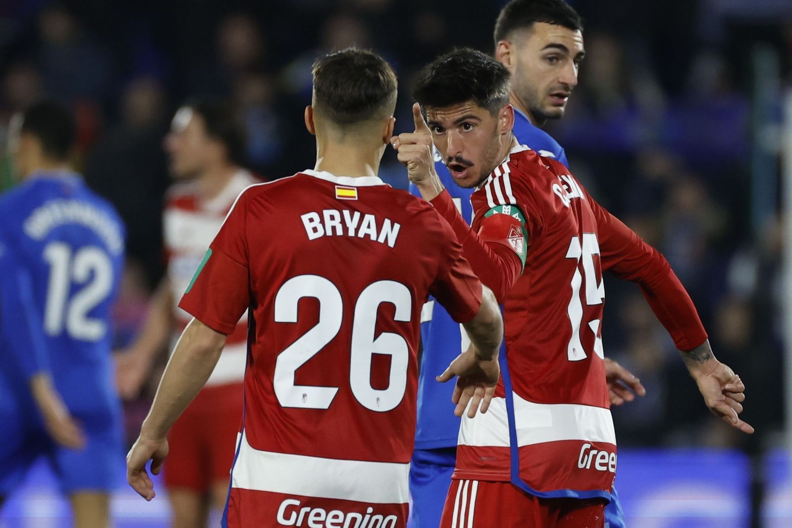Carlos Neva y Bryan en el partido ante el Getafe