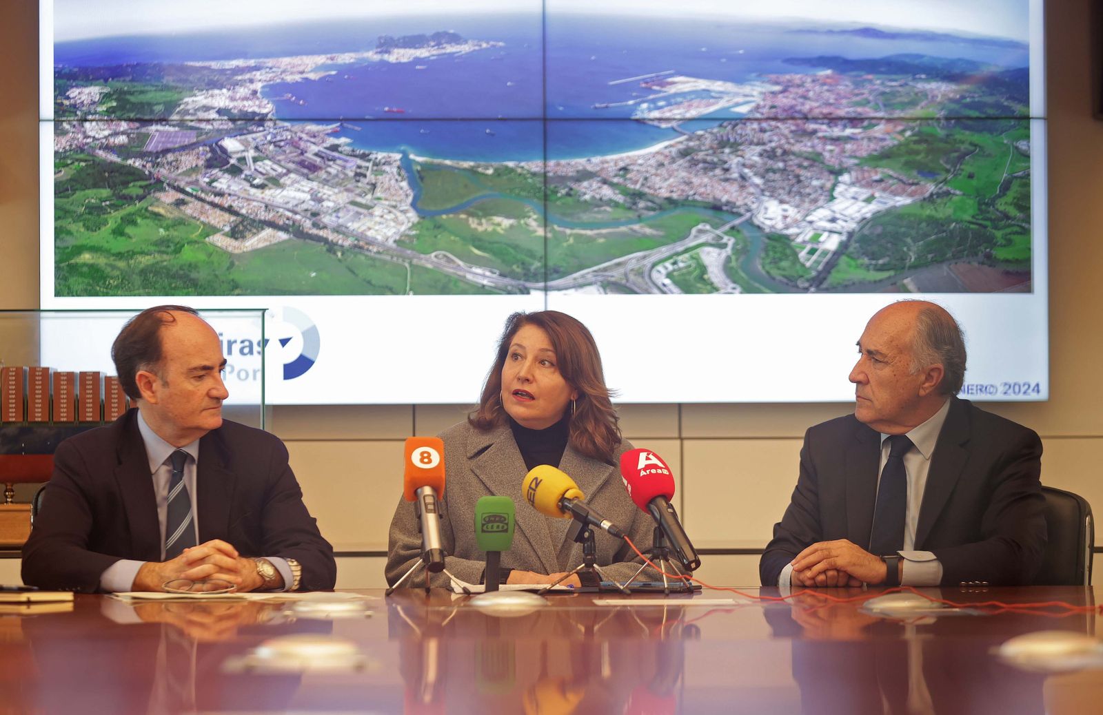 La visita de Carmen Crespo a la Autoridad Portuaria de la Bahía de Algeciras, en imágenes