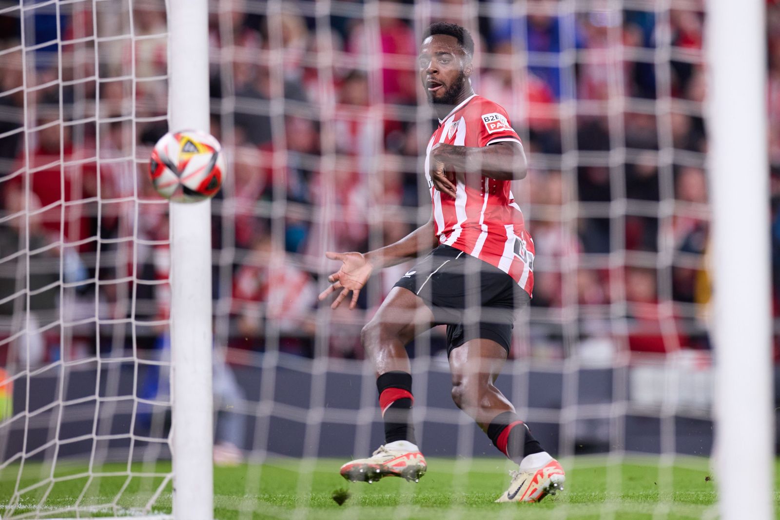 Iñaki Williams anota el 3-2