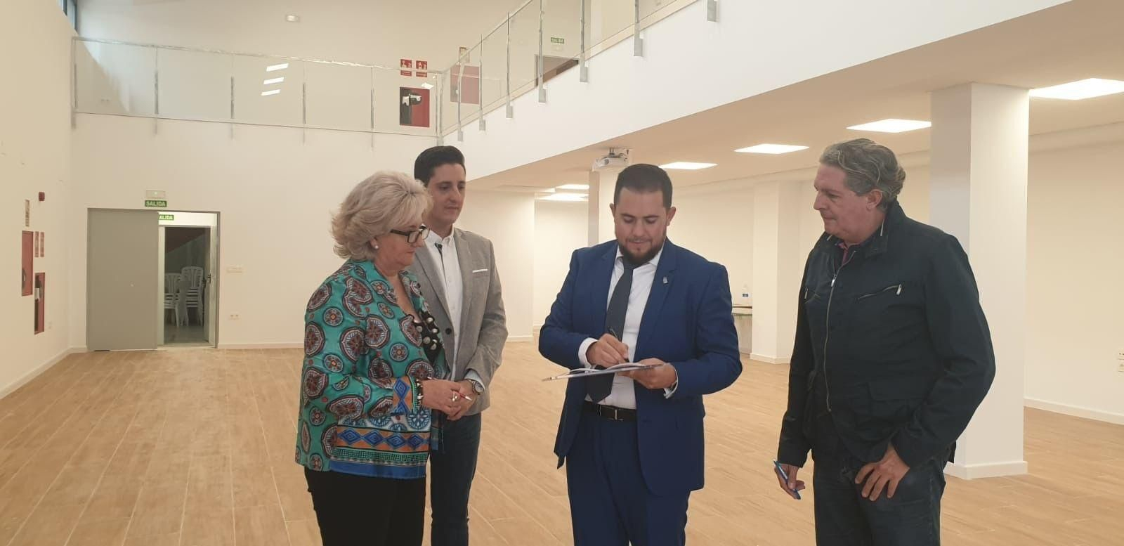 Visita del diputado de Obras Públicas y Vivienda, José Ramón Jiménez, a Vegas del Genil.