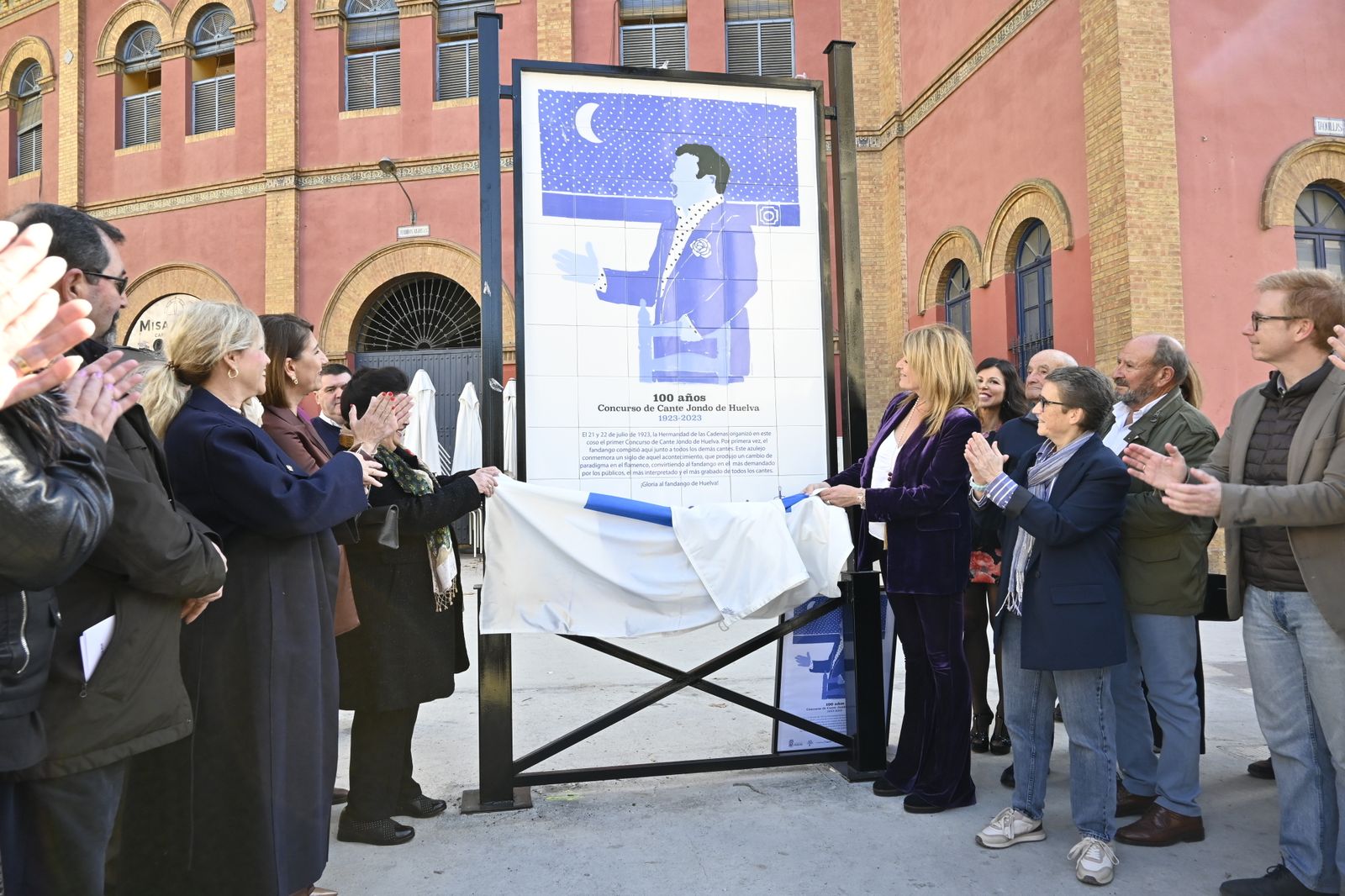 Inauguración del mosaico del centenario del primer concurso de cante jondo, en imágenes