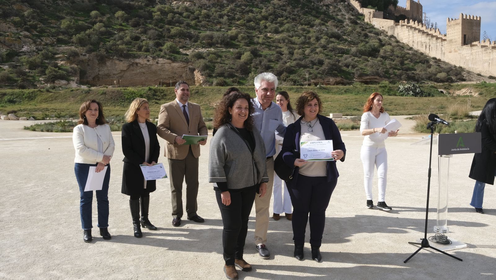 Imágenes de 'Versos por la Paz', en el Parque de La Hoya de Almería