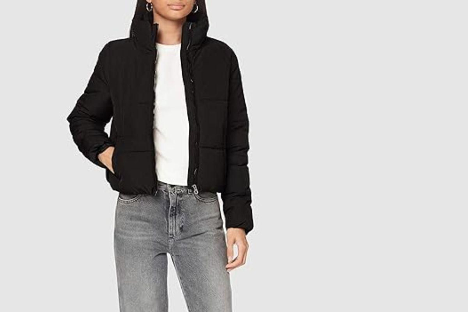 La chaqueta negra acolchada top ventas en Amazon y que necesitas este invierno ¡ahora por menos de 25€!