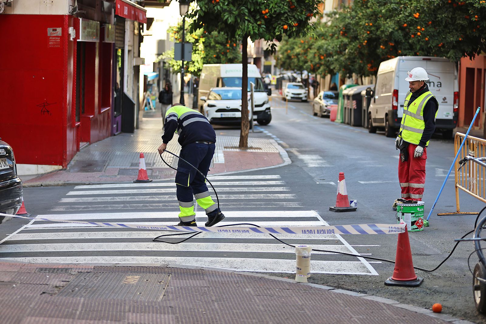 Imágenes de los trabajos realizados en la segunda fase de cambio de sentido de calles de HUelva