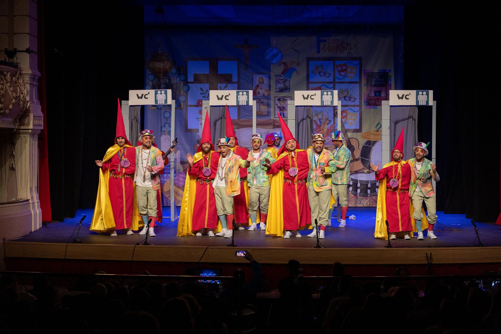 Imágenes de la actuación de la murga de Ayamonte "Pa cruz, esta que llevo encima" en el Carnaval Colombino